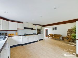 Kitchen- click for photo gallery